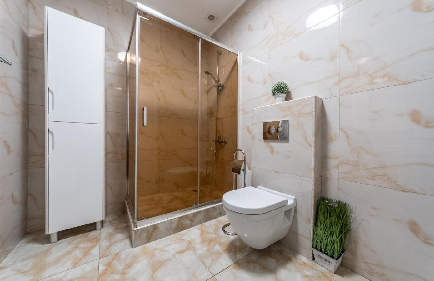Lux Apartment Near Arena City Kyjev Exteriér fotografie