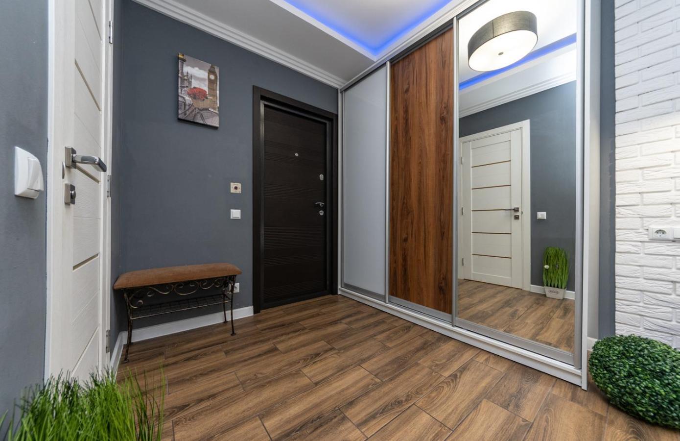 Lux Apartment Near Arena City Kyjev Exteriér fotografie