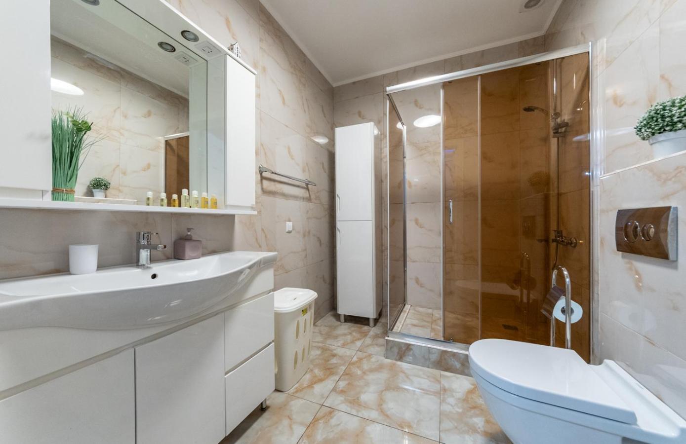 Lux Apartment Near Arena City Kyjev Exteriér fotografie
