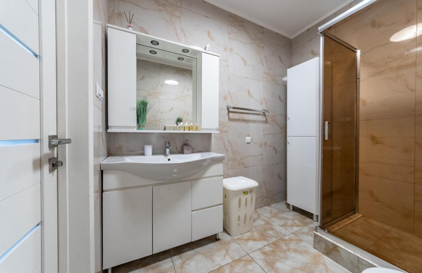 Lux Apartment Near Arena City Kyjev Exteriér fotografie