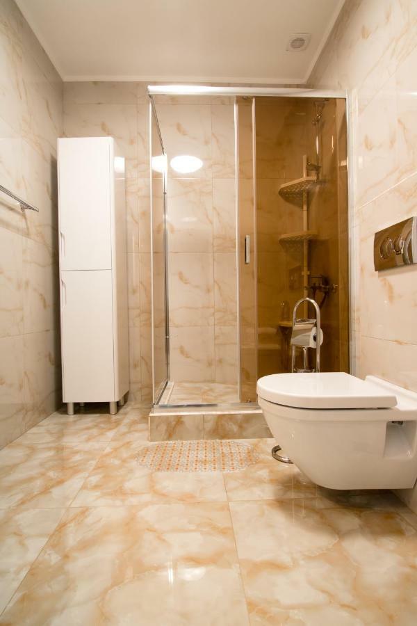 Lux Apartment Near Arena City Kyjev Exteriér fotografie