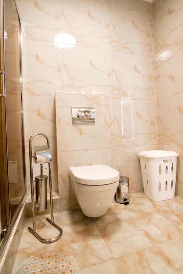 Lux Apartment Near Arena City Kyjev Exteriér fotografie